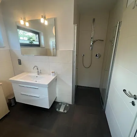 An Der Evenburg In Leer, 124 Qm, Parkplatz, Glasfaser, Voll Ausgestattet Apartmán *
