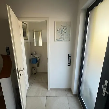 Appartement An Der Evenburg In Leer, 124 Qm, Parkplatz, Glasfaser, Voll Ausgestattet