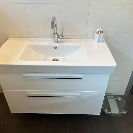 Apartmán An Der Evenburg In Leer, 124 Qm, Parkplatz, Glasfaser, Voll Ausgestattet